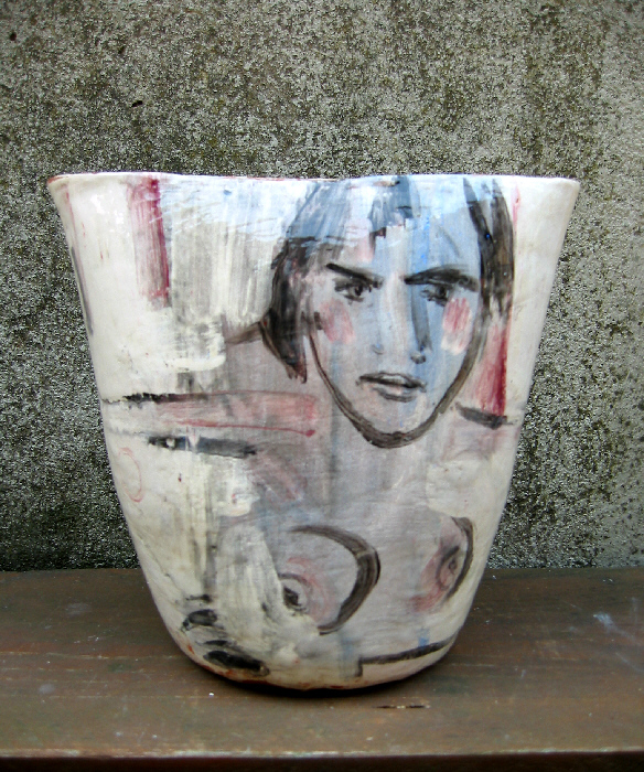 Vase wei front